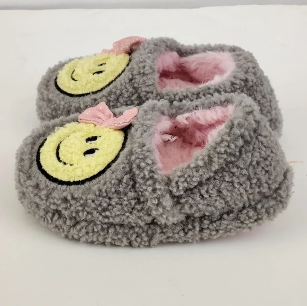 Wonder Nation‎ Toddler Girls Happy Face Slippers (5-6)